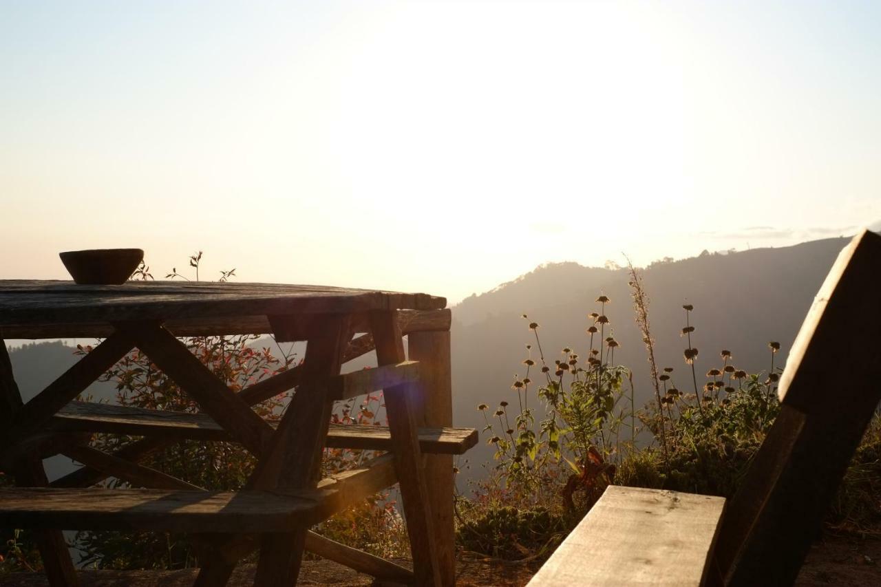 Mambo View Point Villa Ndungu Buitenkant foto